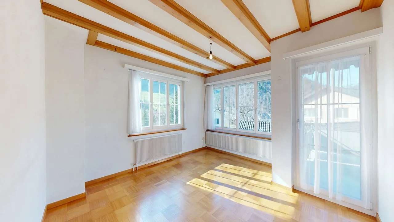 Idyllisches 6-Zimmer-Einfamilienhaus mit Garage und Aussenparkplatz