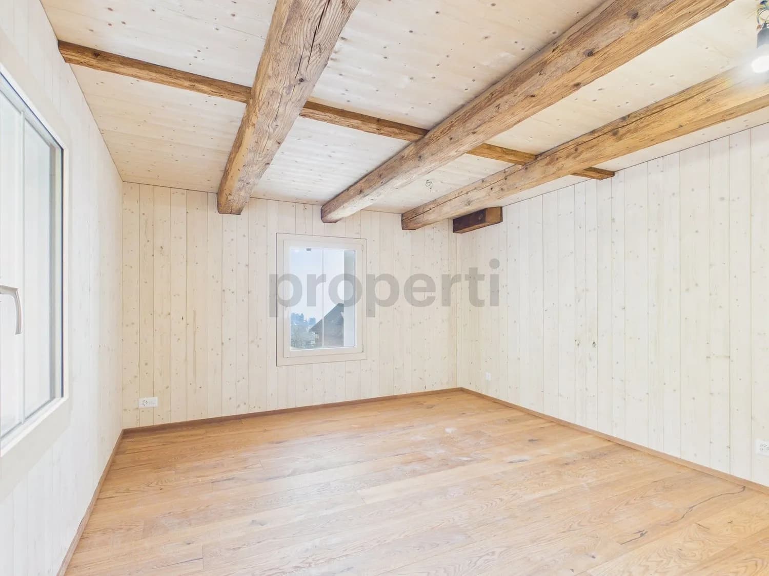 Neu renovierte 7-Zimmer-Maisonette mit grosszügigem Grundriss, Ennetbürgen