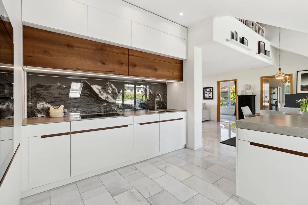 Attika-Wohnung mit Panoramablick in Oberwil-Lieli