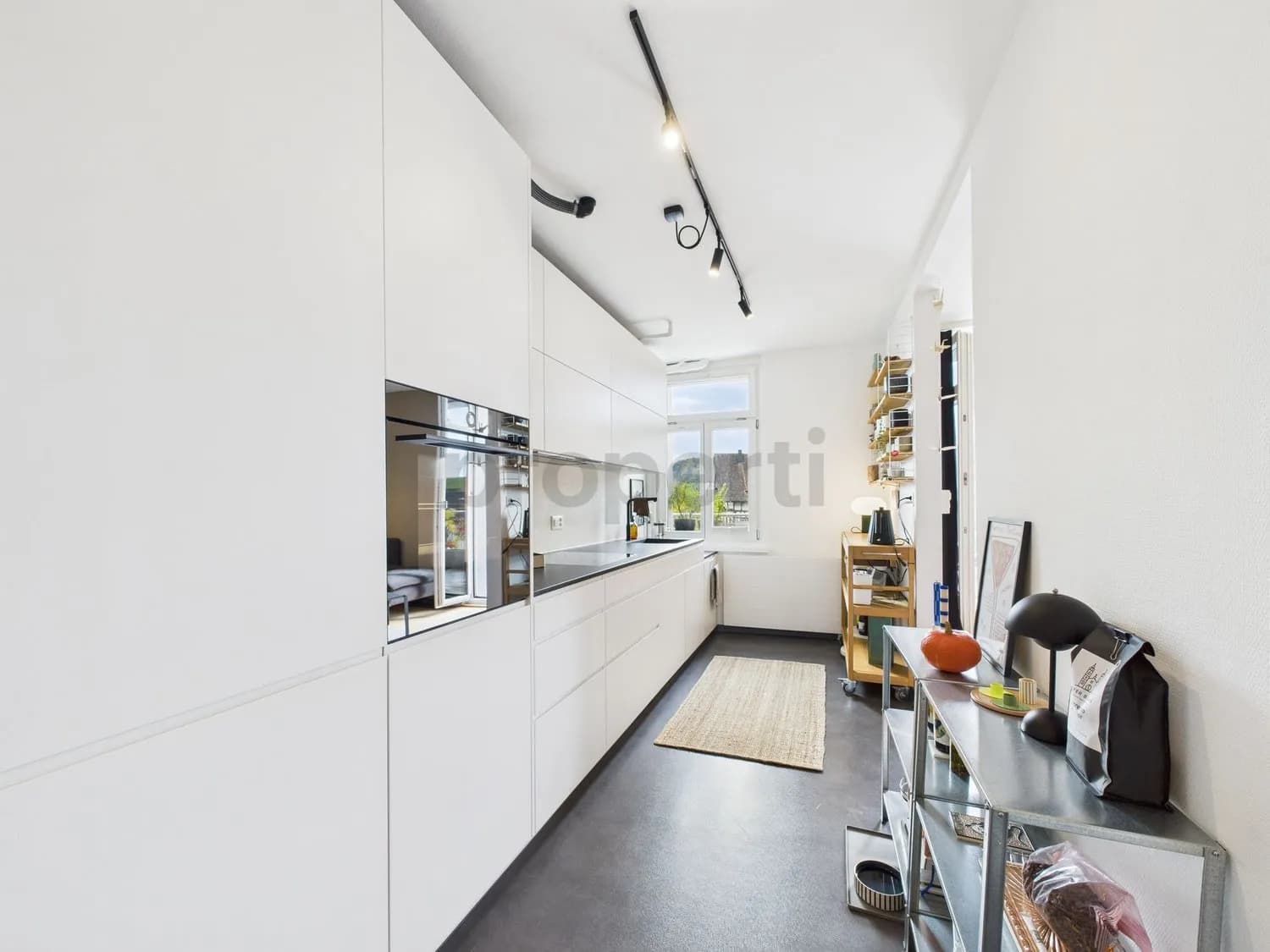 Elegante 6-Zimmer-Altbauwohnung, kernsaniert und lichtdurchflutet