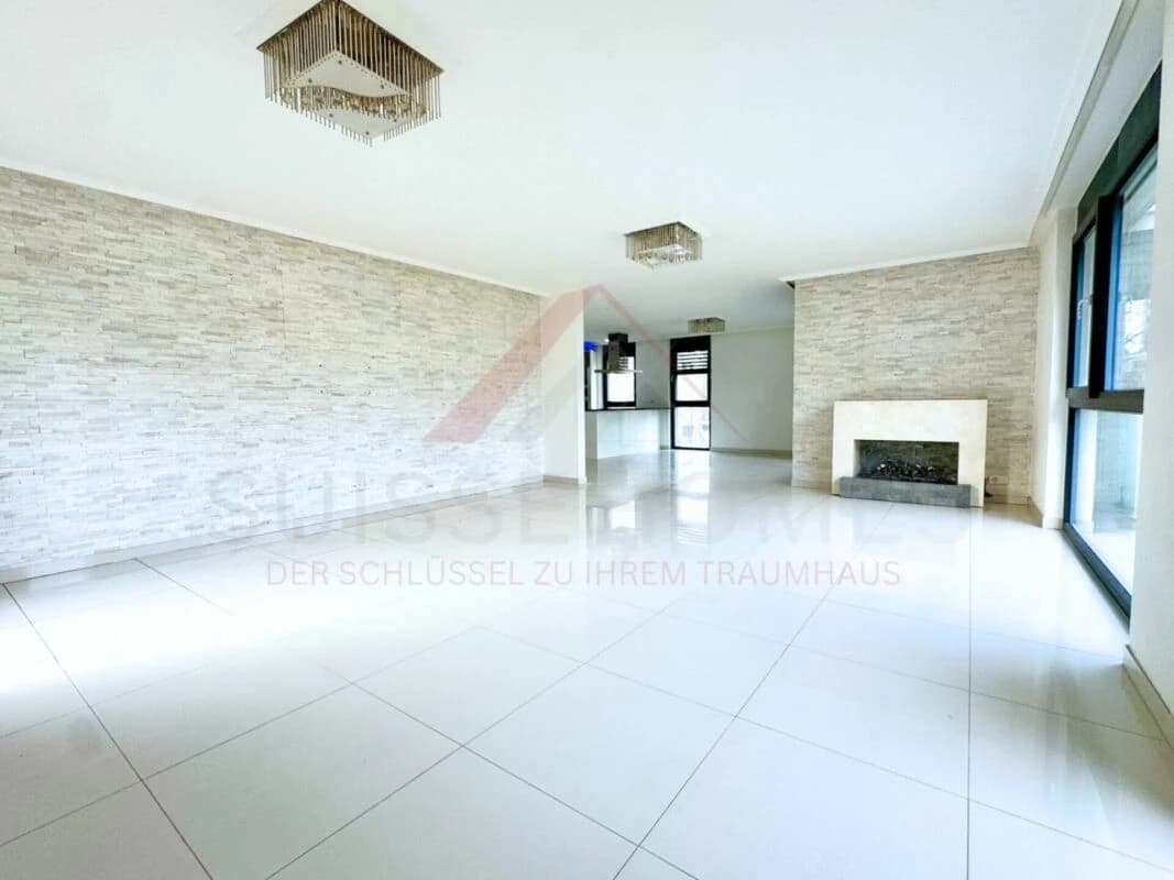 Moderne 4.5-Zimmer-Wohnung mit 159 m² Wohnfläche, Lift und 25 m² Balkon in Studen BE