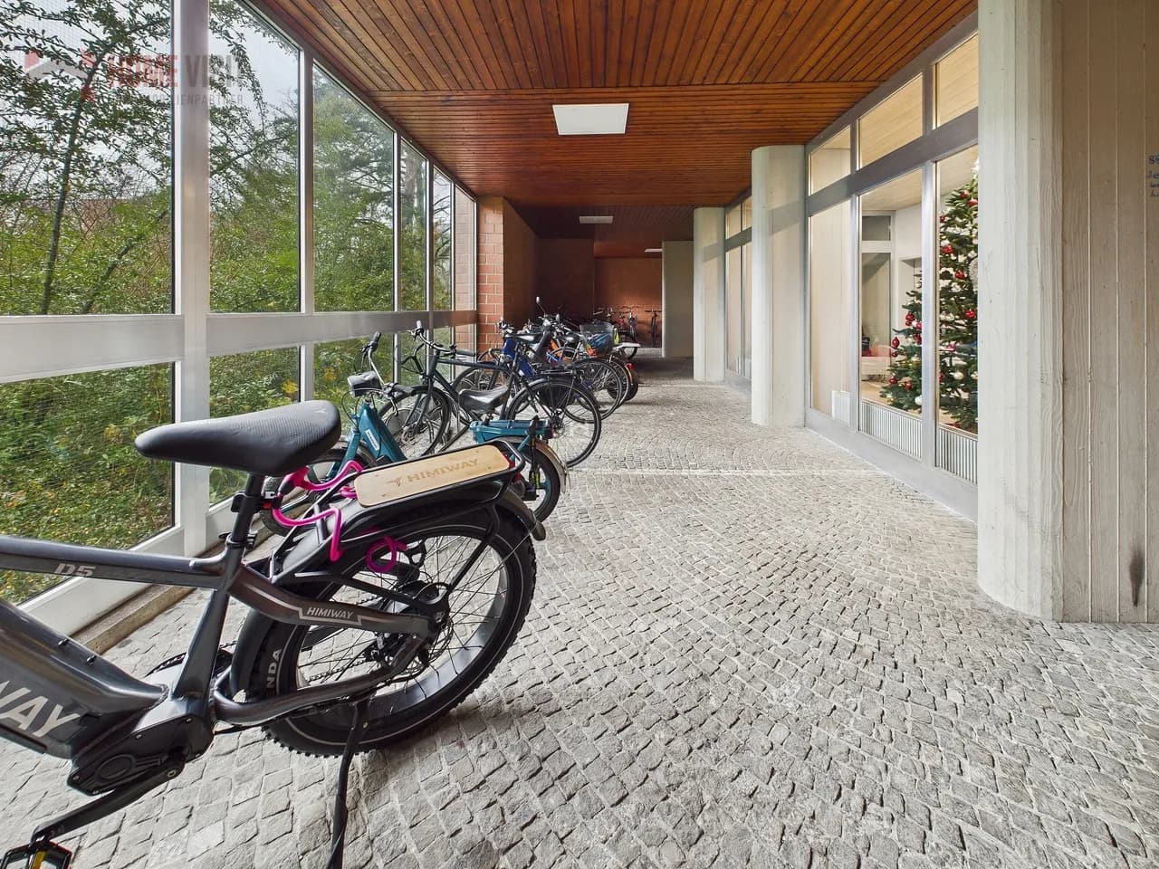 Helle 3.5-Zi.-Wohnung mit Lift und Garage - ideal für jedes Alter