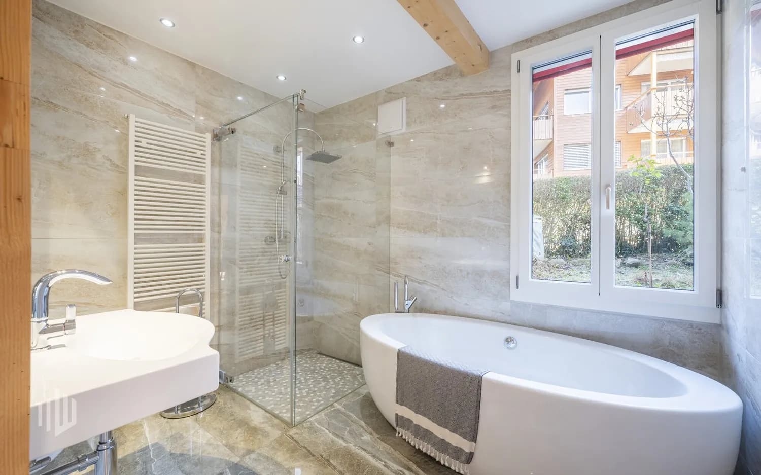 ImmoWyss -  Wohnen zwischen Gartenidylle und Seeufer am Thunersee