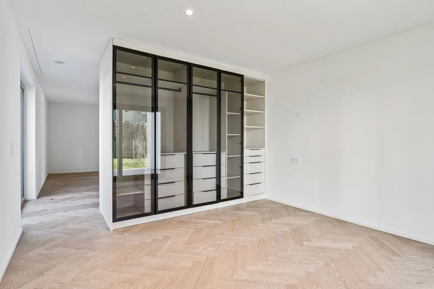 Neubau 2.5-Zimmer-Gartenwohnung mit privatem Aussenbereich in Oerlikon