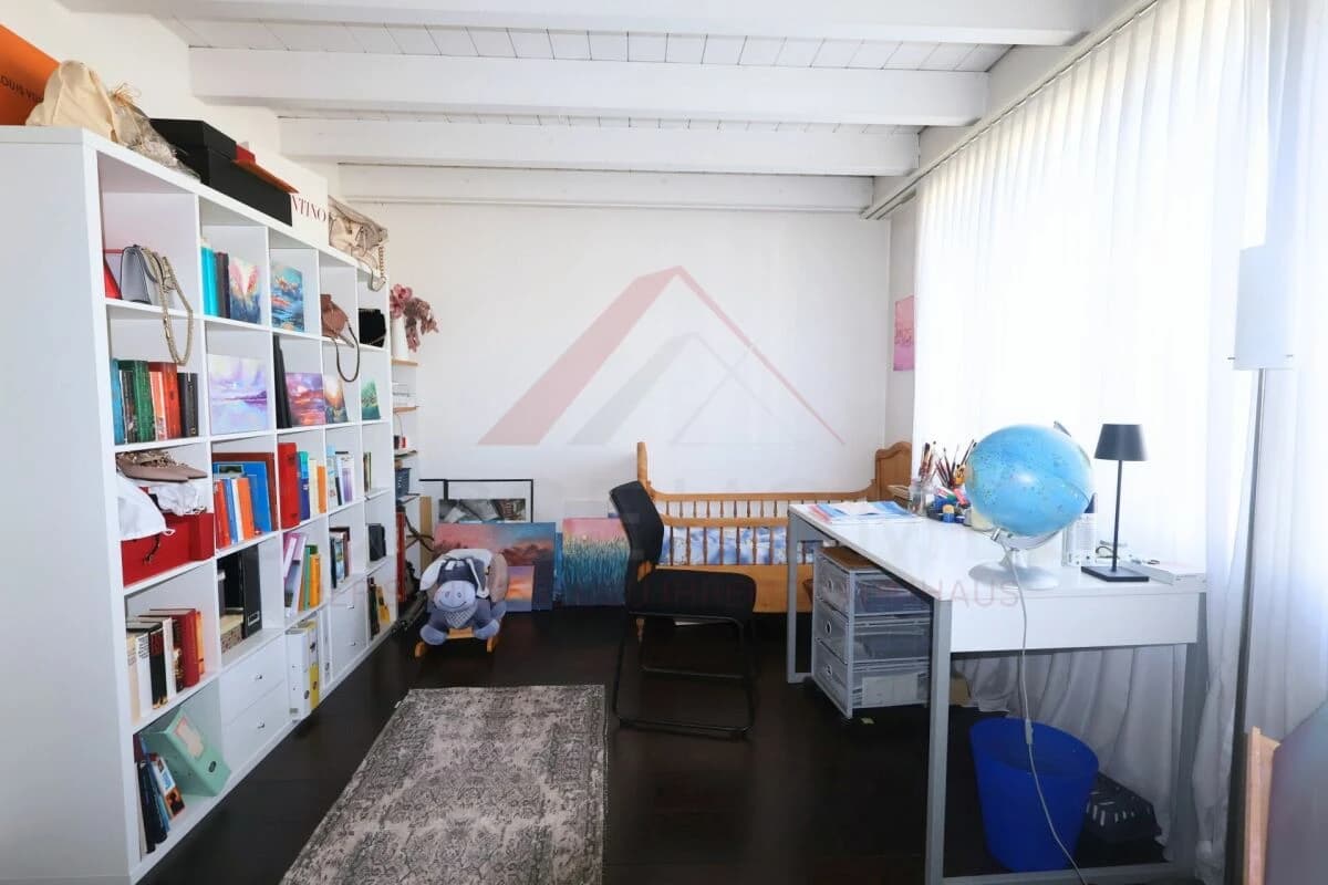 Gepflegtes 4.5-Zimmer-Reiheneinfamilienhaus mit Garten und Bergsicht