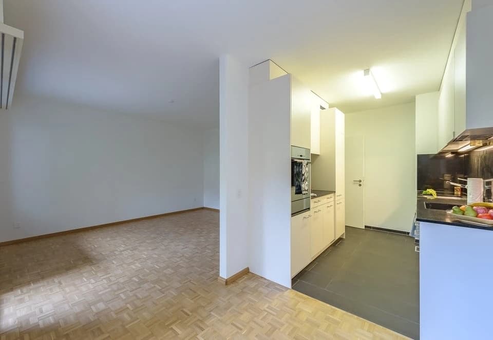 Wohnen mit Gartenschwimmbad in ruhigem Quartier!