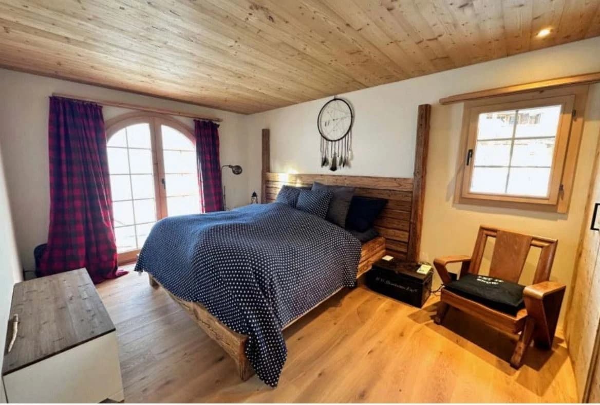 Moderne 5.5-Zimmer-Maisonette mit Tiefgarage, Laax