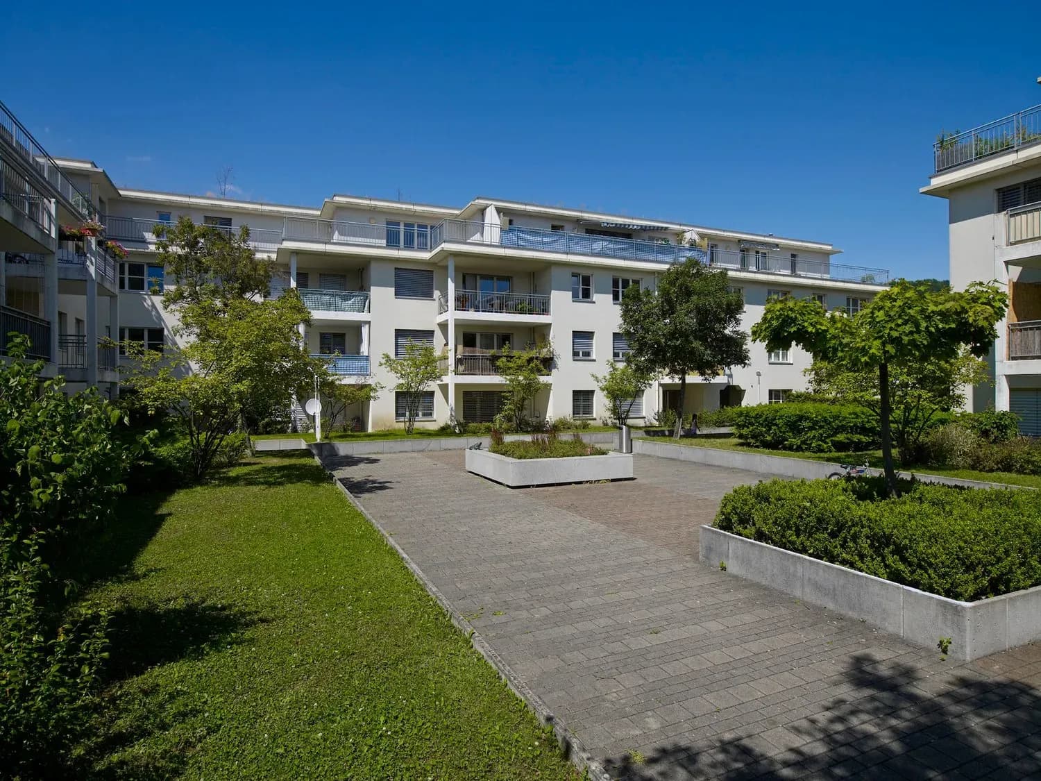 Grosszügige Wohnung mit Balkon