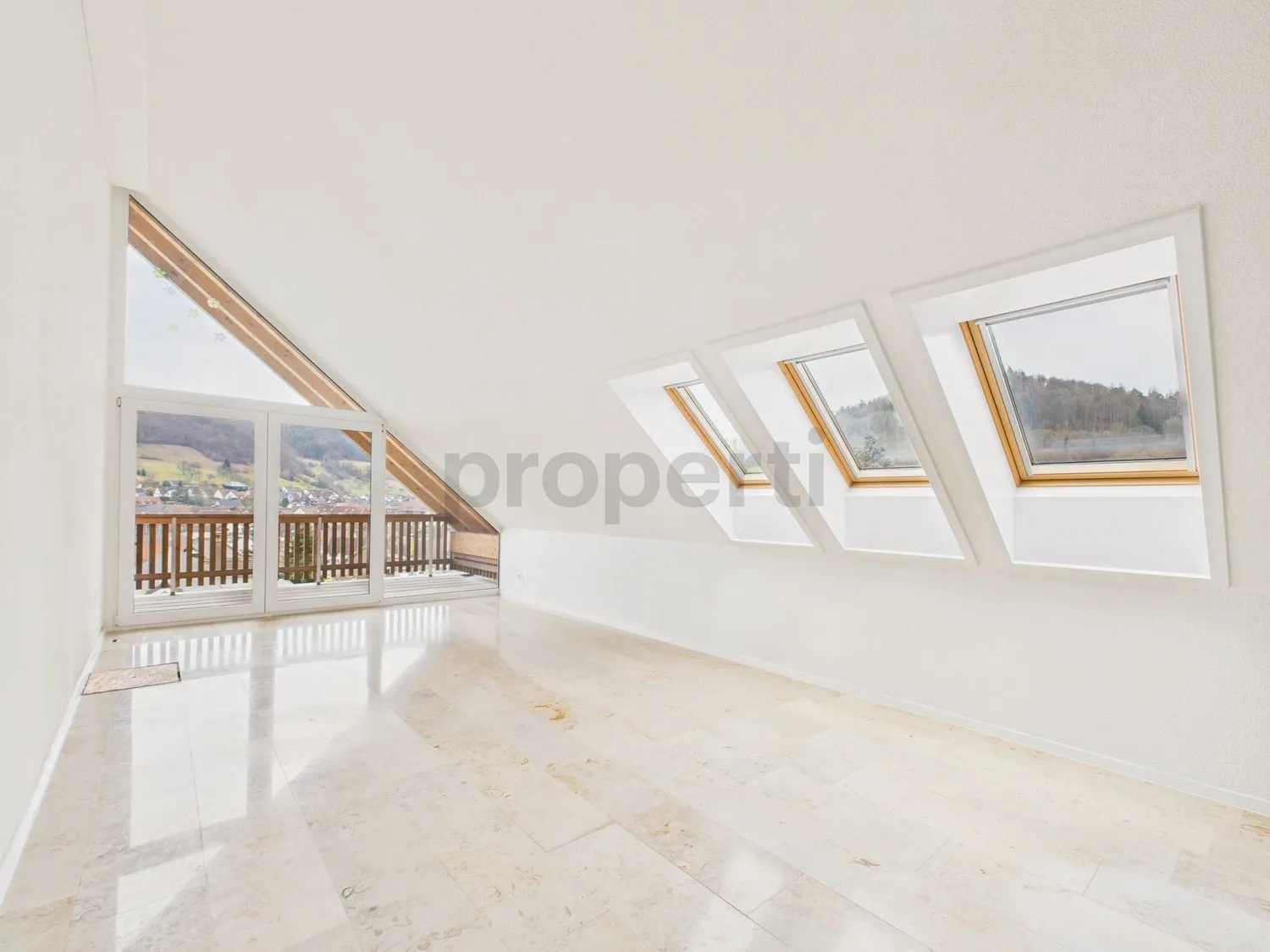 Grosszügiges Einfamilienhaus mit vielseitigem Nutzungskonzept in Weiach