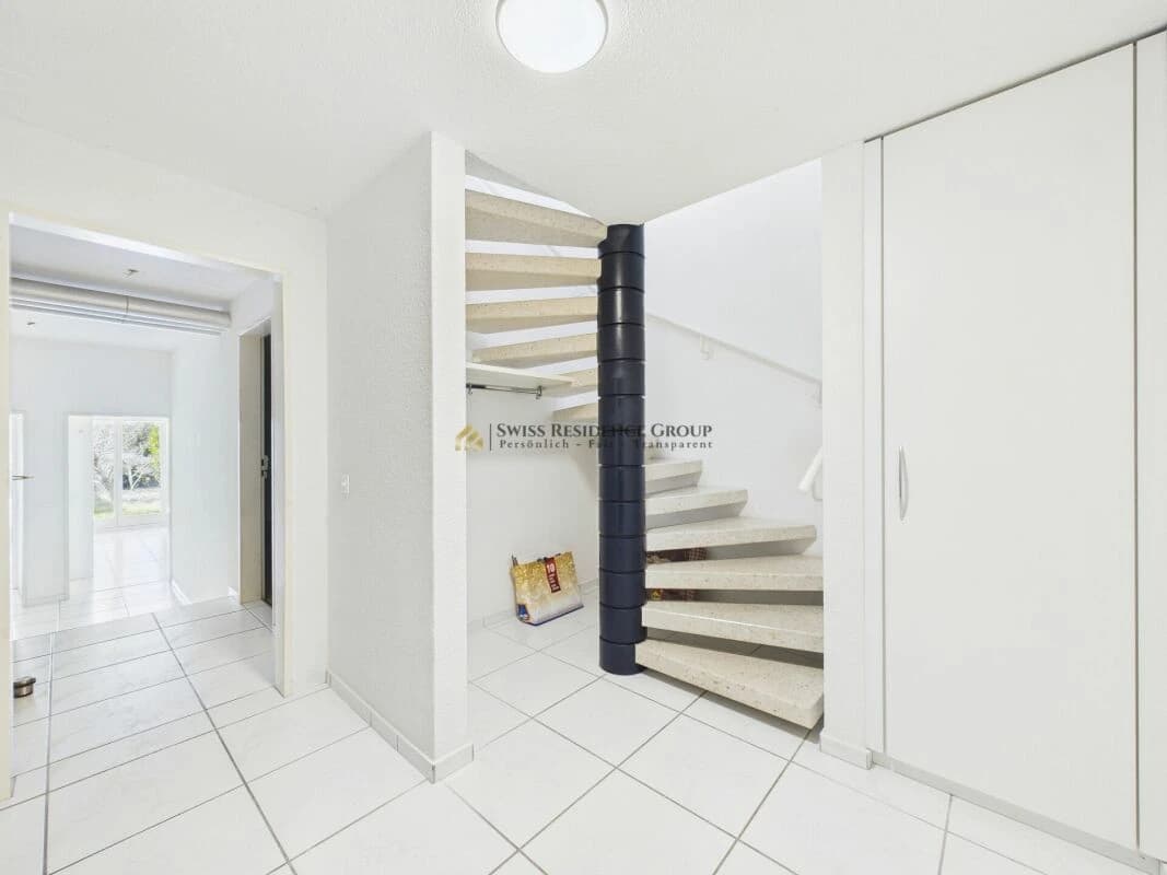 Sonniges 7.5-Zimmer Reihen-Einfamilienhaus mit Garten, Balkon und Bergsicht