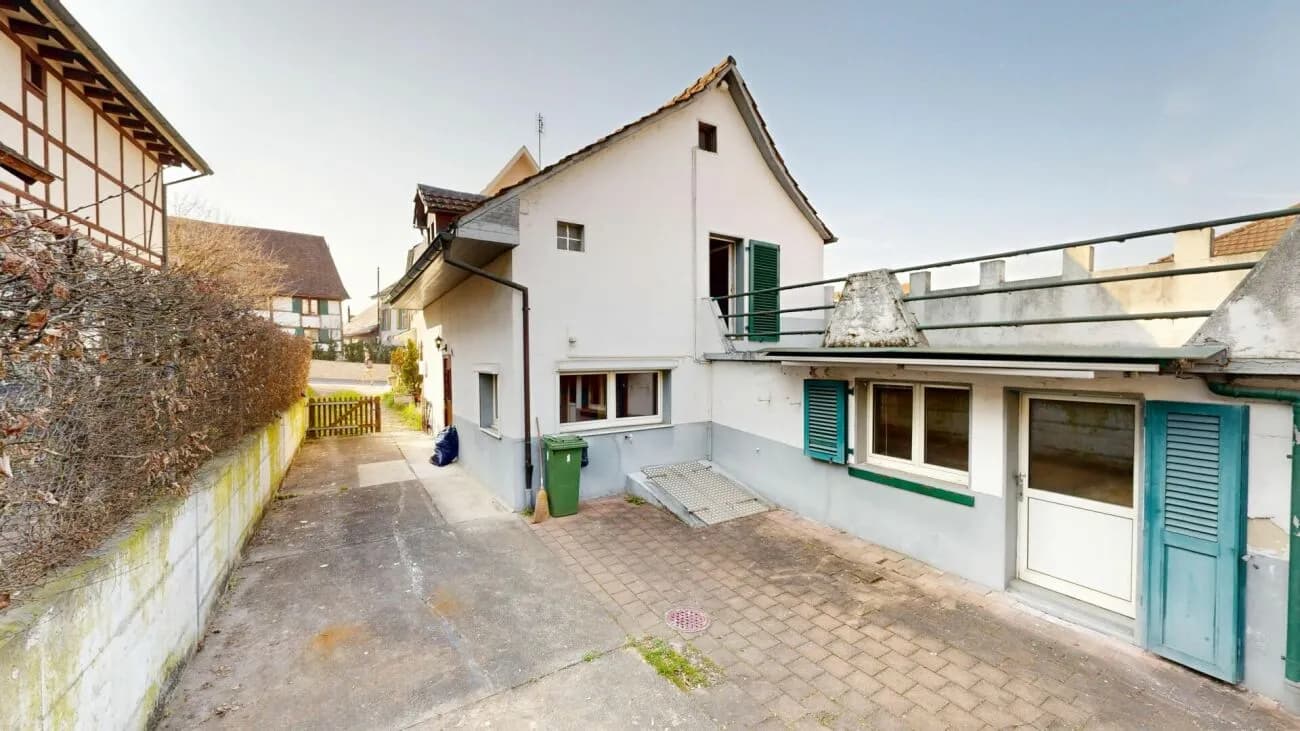 Charmantes Liebhaberobjekt mit Atelier, Werkstatt & Ausbaupotenzial in Allschwil