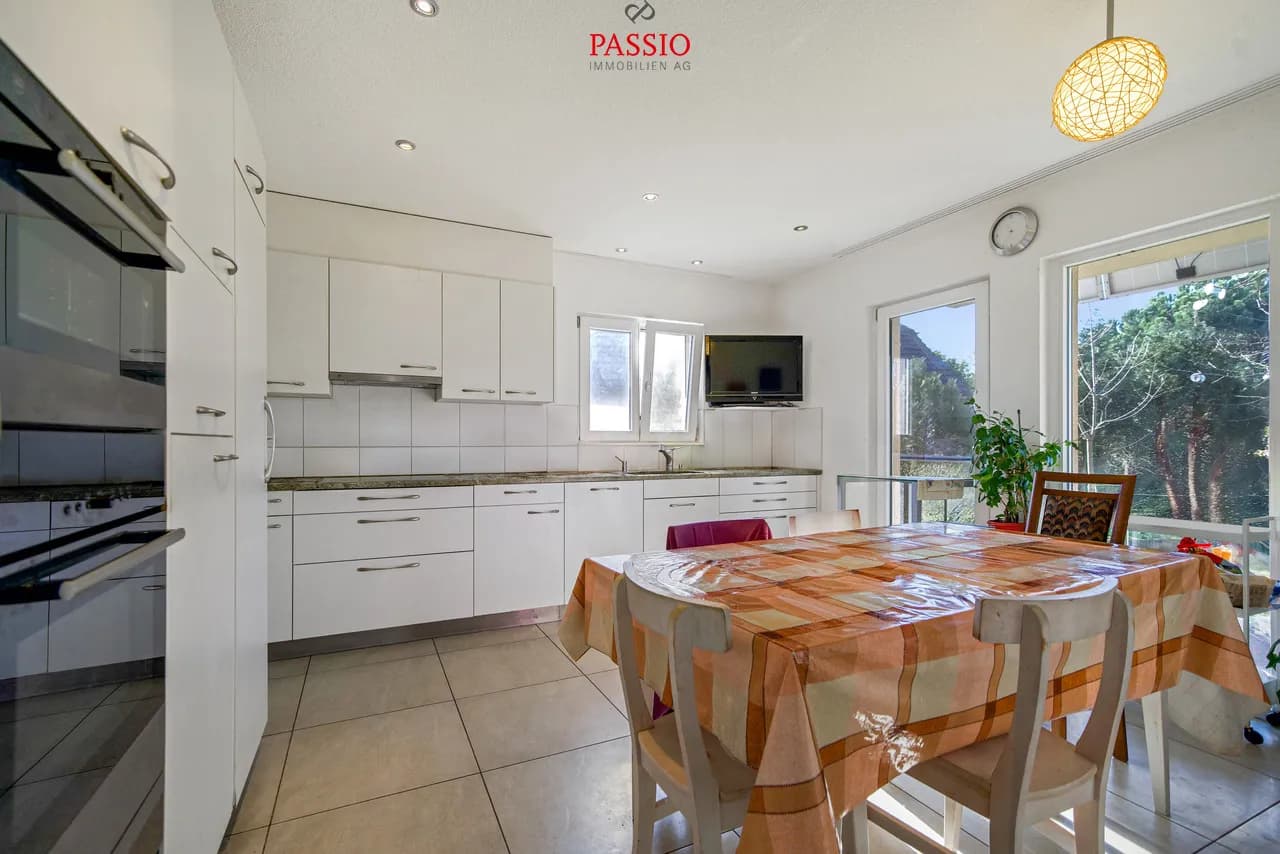 Grosszügiges 7.5-Zimmer-Einfamilienhaus mit Garten und viel Platz