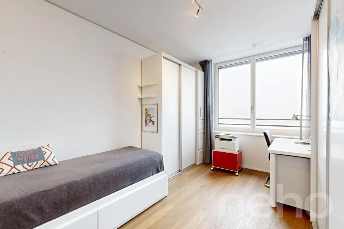 Moderne 4.5-Zimmerwohnung mit Loggia, Weitblick und Tiefgaragenplätzen