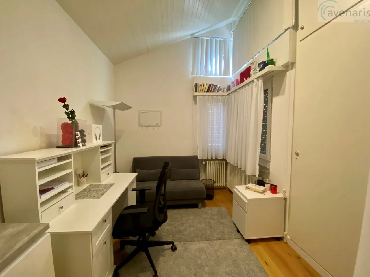 Modernes und geräumiges Doppeleinfamilienhaus an ruhiger Lage