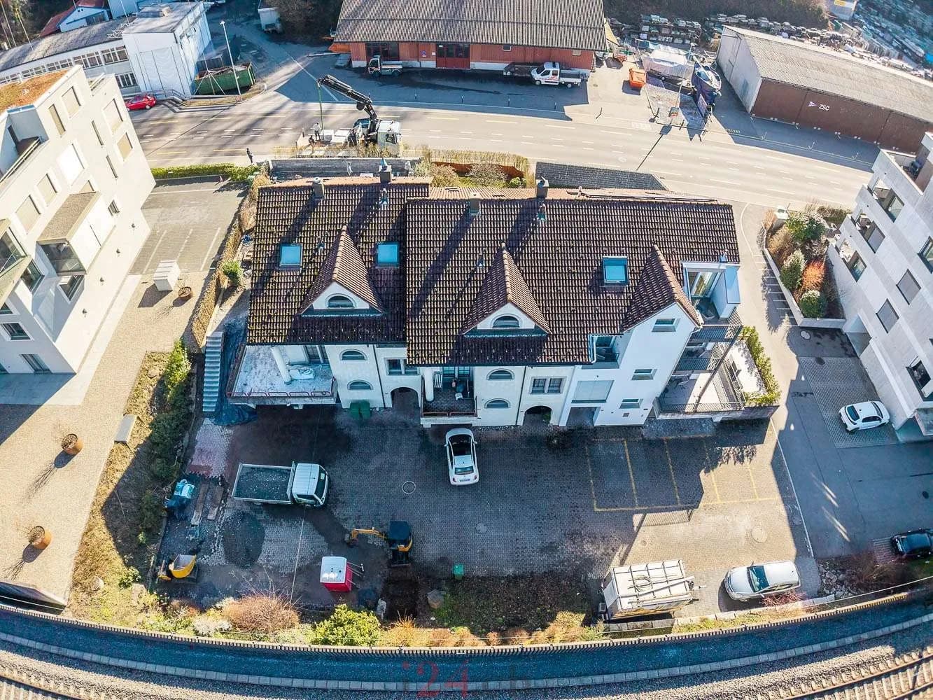 Attraktives 5.5-Zi.-Reiheneinfamilienhaus mit Seesicht im steuergünstigem Freienbach