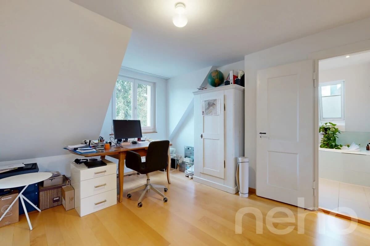 Rarität im Hardhof: Gepflegtes Stadthaus mit Ausbaupotenzial