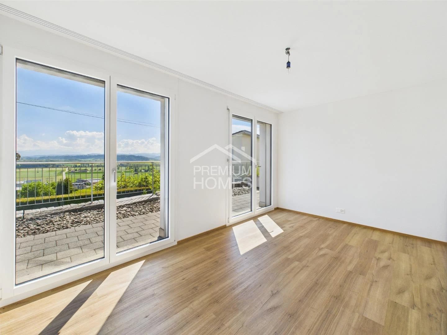 Einziehen & Geniessen - Exklusiv wohnen auf einer Etage!