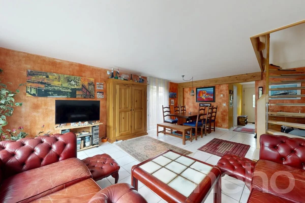 Gepflegtes 5-Zimmer Doppeleinfamilienhaus an familienfreundlicher Lage