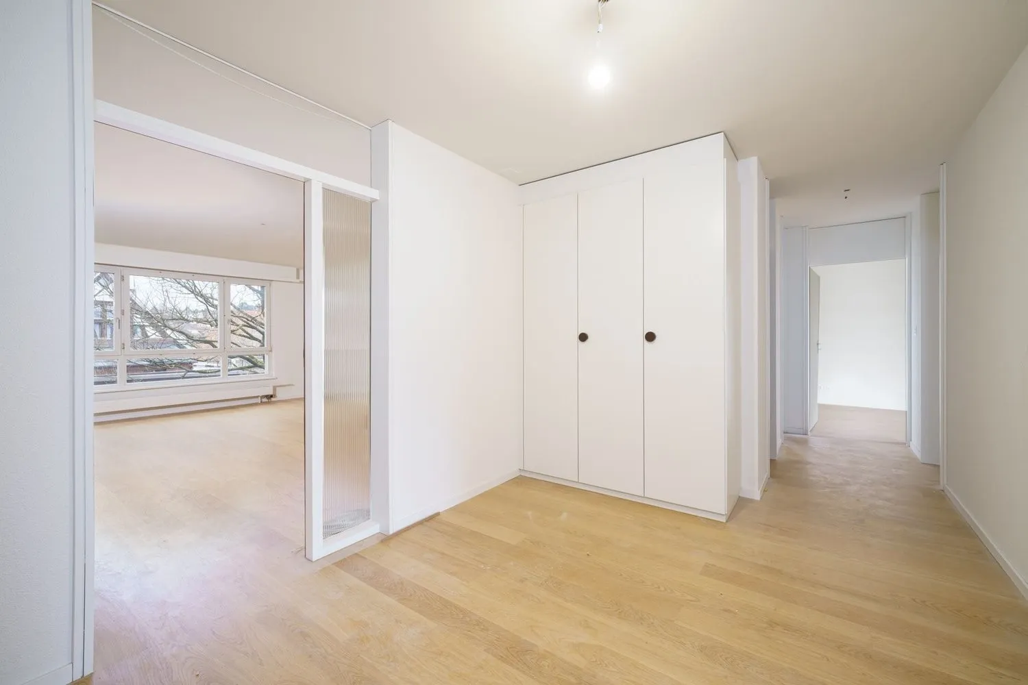 Grosszügige sanierte 5.5-Zimmer-Wohnung mit Kamin und Balkon