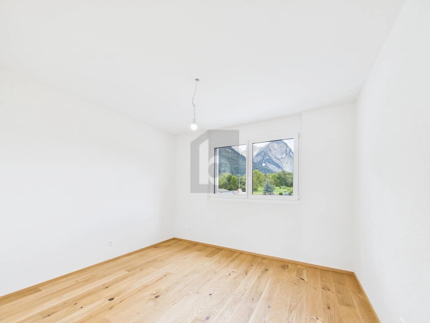 MODERN, RUHIG UND MIT WEITSICHT