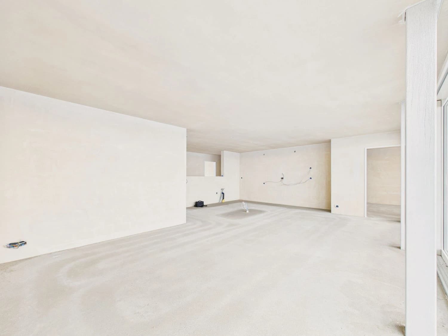 Moderne 5.5-Zimmer Neubauwohnung in Sattel