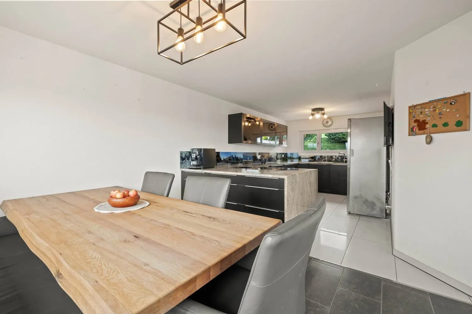 STILVOLL RENOVIERTES FAMILIENHAUS MIT VIEL WOHNQUALITÄT