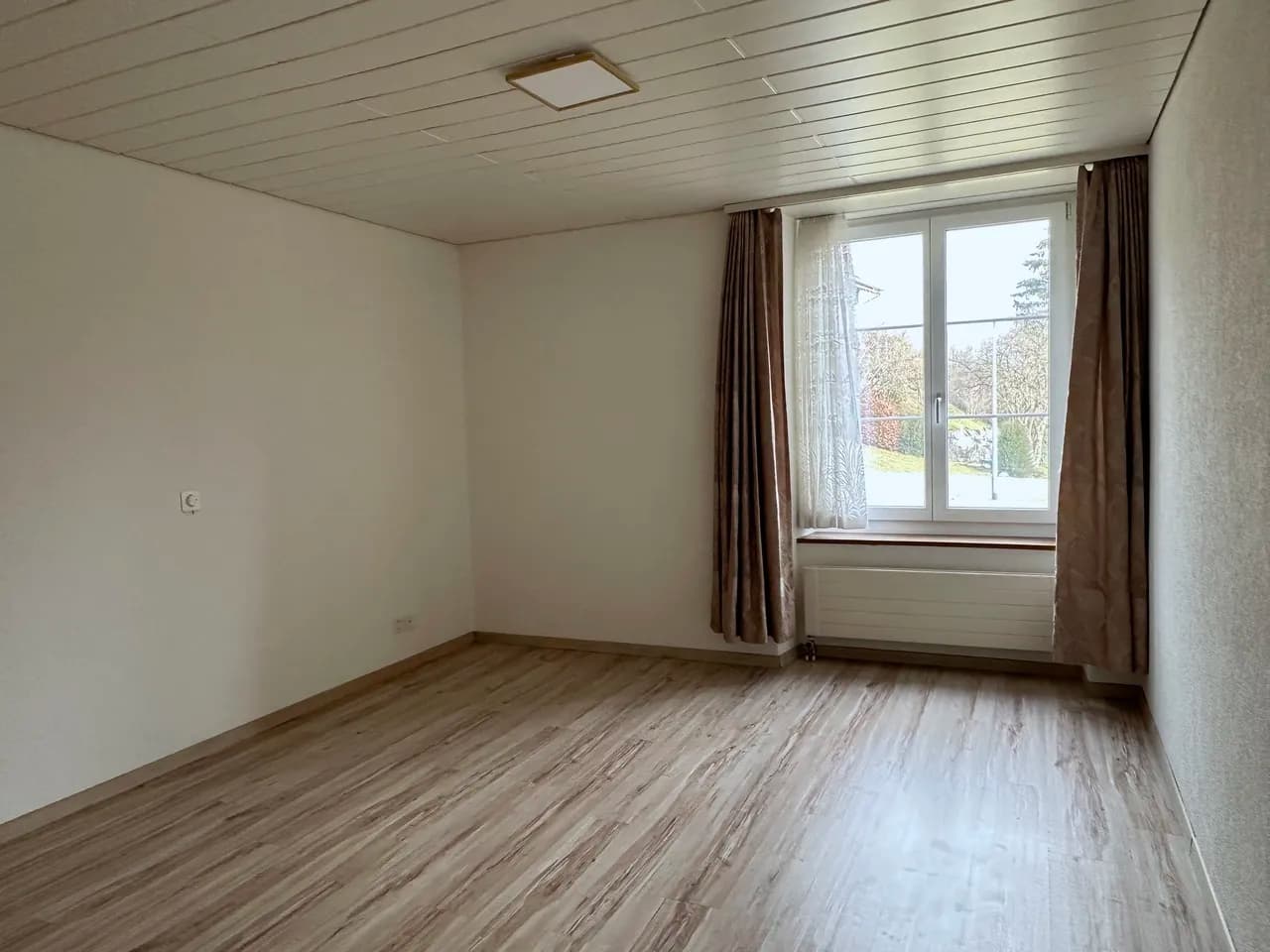 tolle, heimelige 3.5 Zimmer EG Wohnung