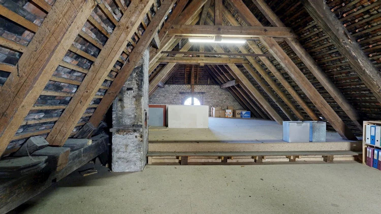 Ä ehrwürdigi Autstadt-Liegeschaft mit huufe Potenzial und ere ärdeschöne Gartealag