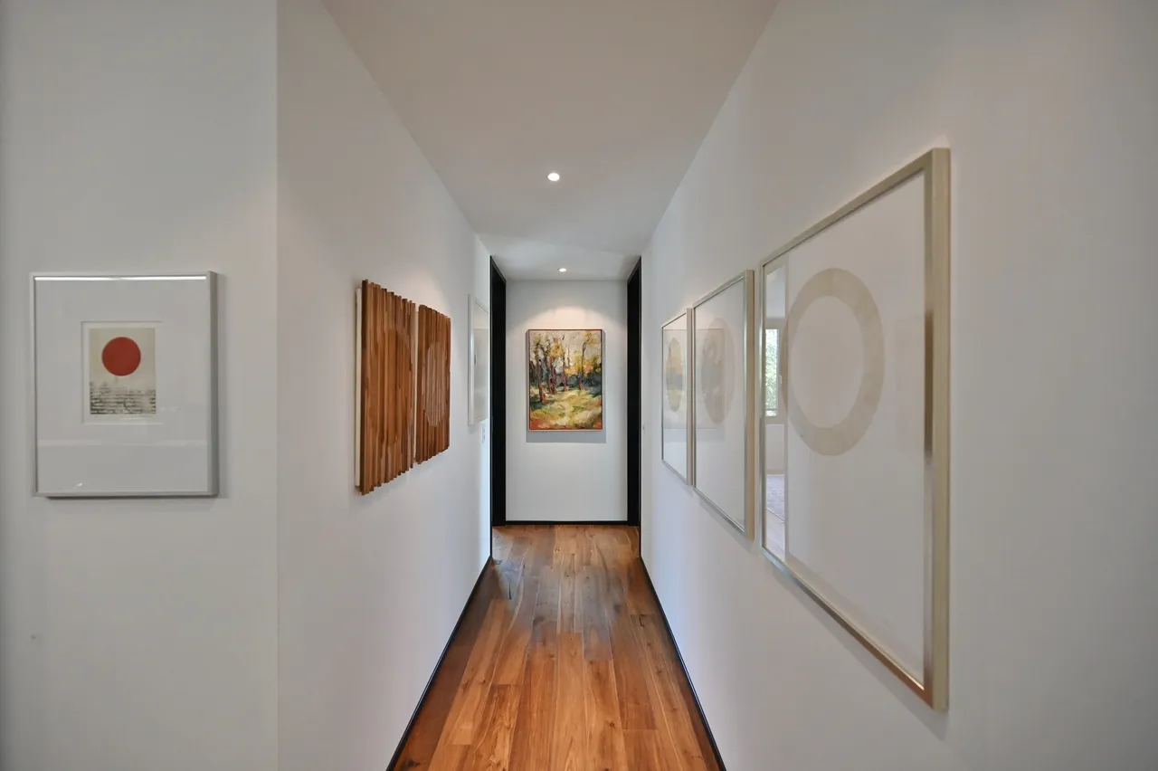 AT THE TOP - ATTIKAWOHNUNG DER SUPERLATIVE