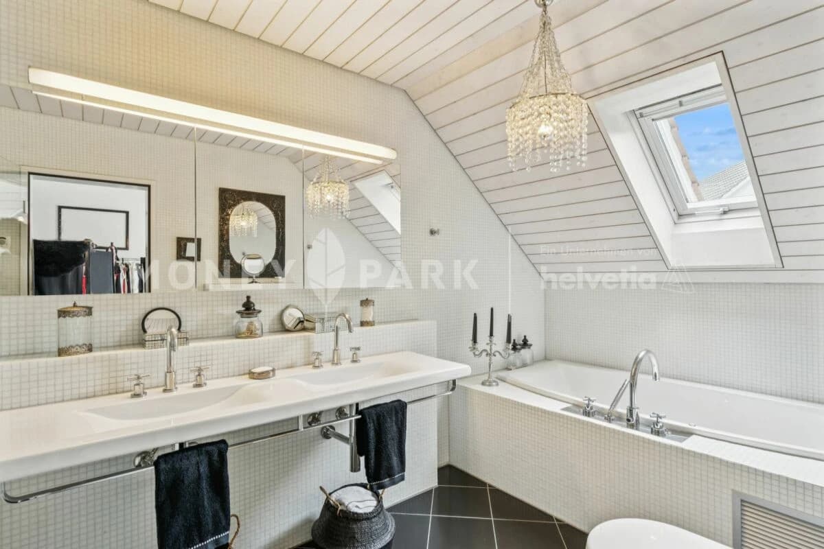 Wohnen mit Aussicht - Gepflegtes 5.5-Zimmer-Haus am Pfannenstiel