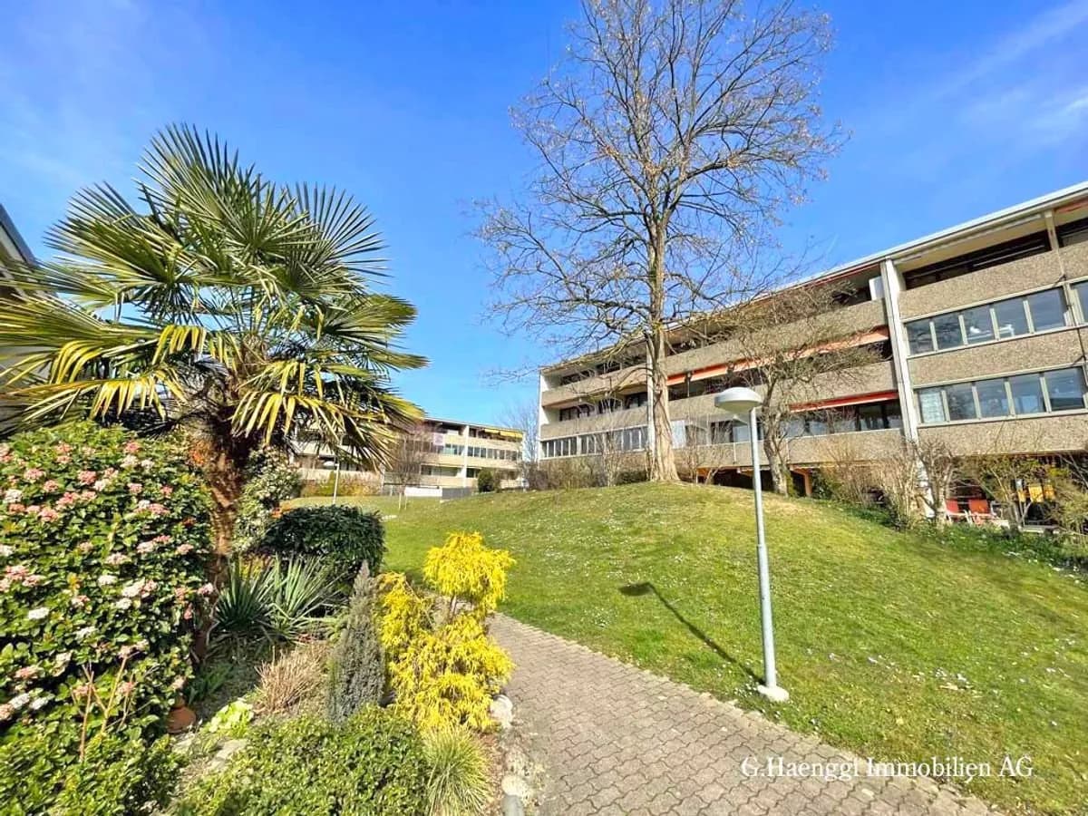 Helle 3 1?2 Zimmer-Wohnung mit zwei grossen Balkonen