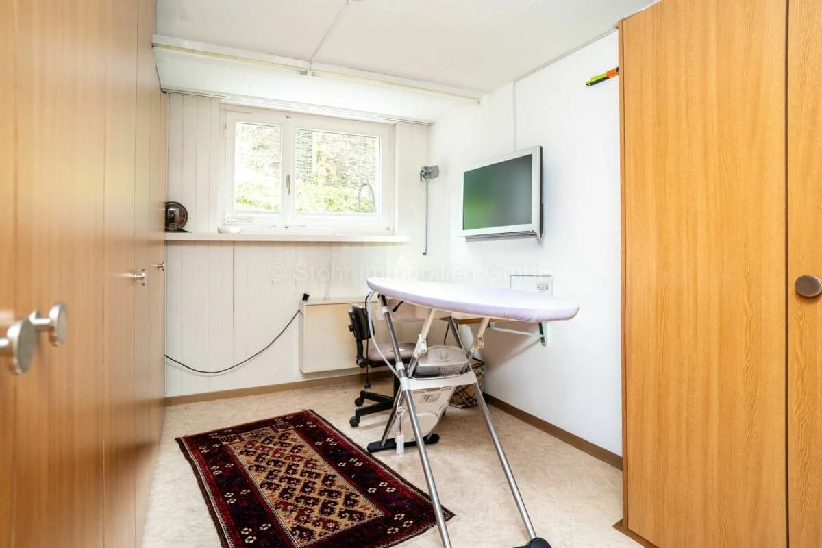 Freistehendes 7-Zimmer Einfamilienhaus mit viel Potenzial