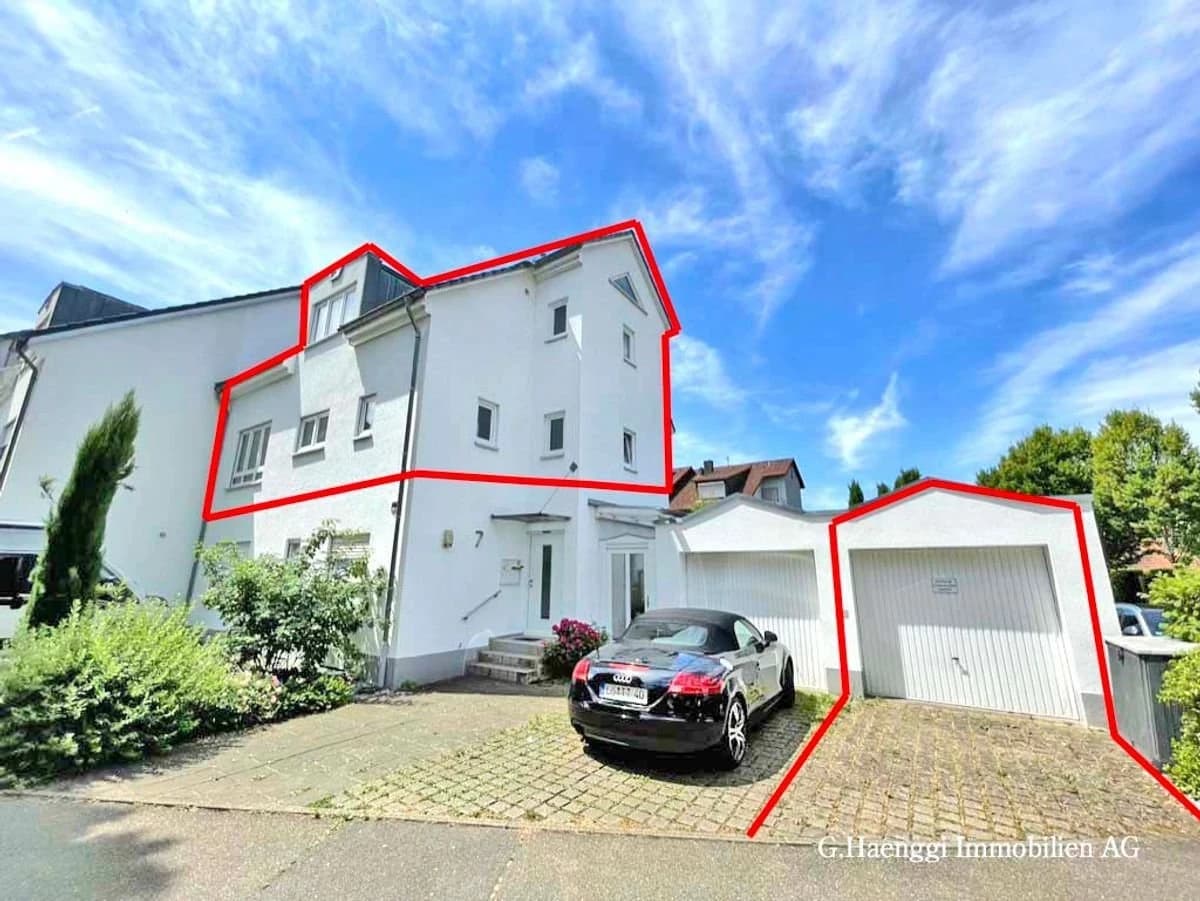 Badisch-Rheinfelden: HOCHWERTIGE 4 1?2-ZIMMER MAISONETTE-WOHNUNG