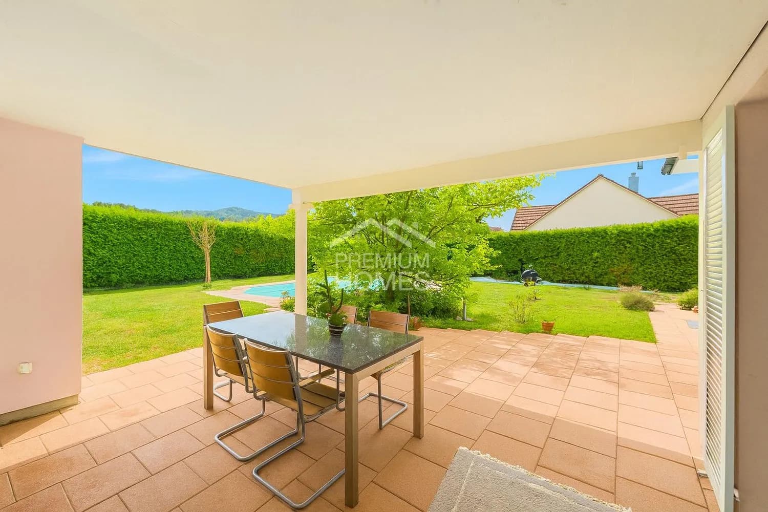 Pool, Garten, Privatsphäre - exklusive Liegenschaft mit Stil