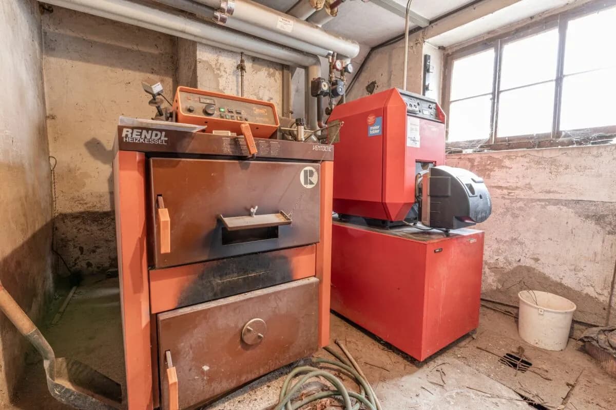 Potenzialreiches Bauernhaus mit drei Wohneinheiten und Scheune