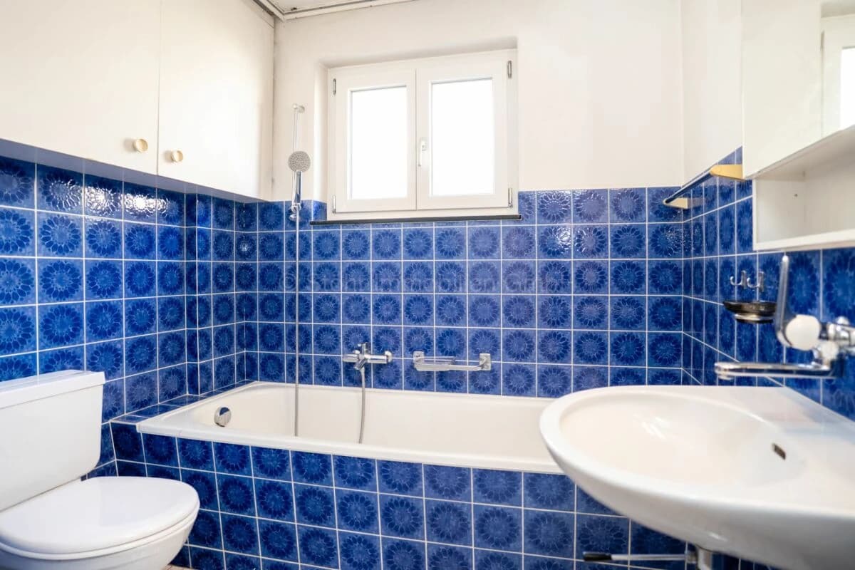 Charmantes 5.5 Zimmer Mittelhaus mit Potenzial an beliebter Lage