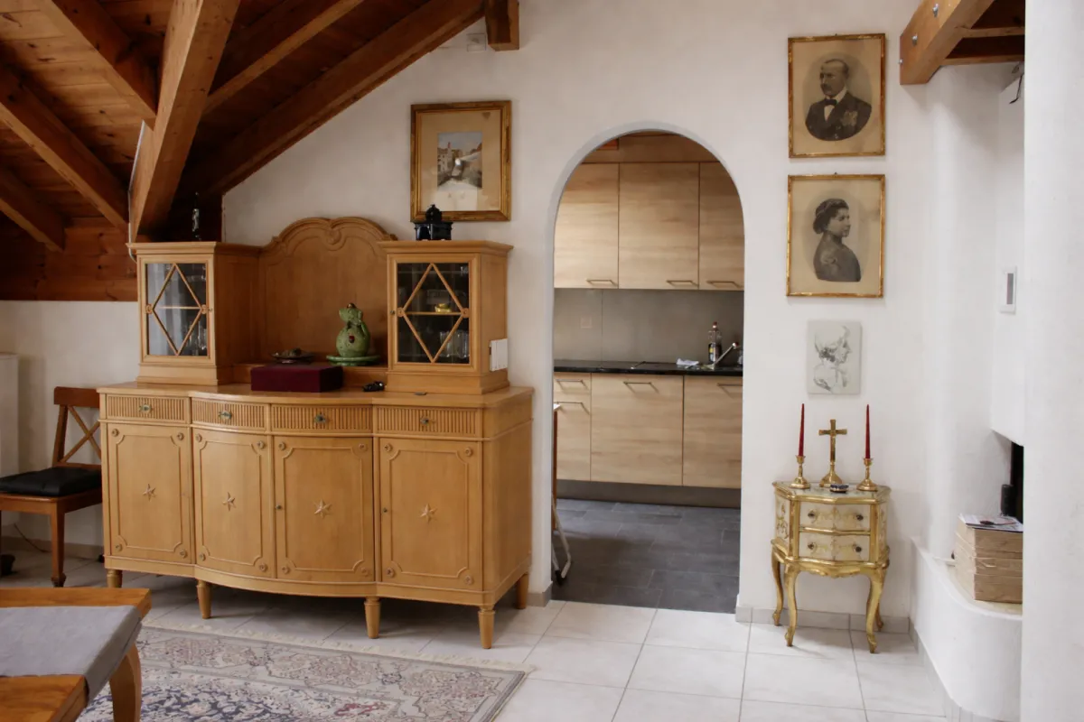 Dachwohnung mit Galerie & 4.4 % Rendite