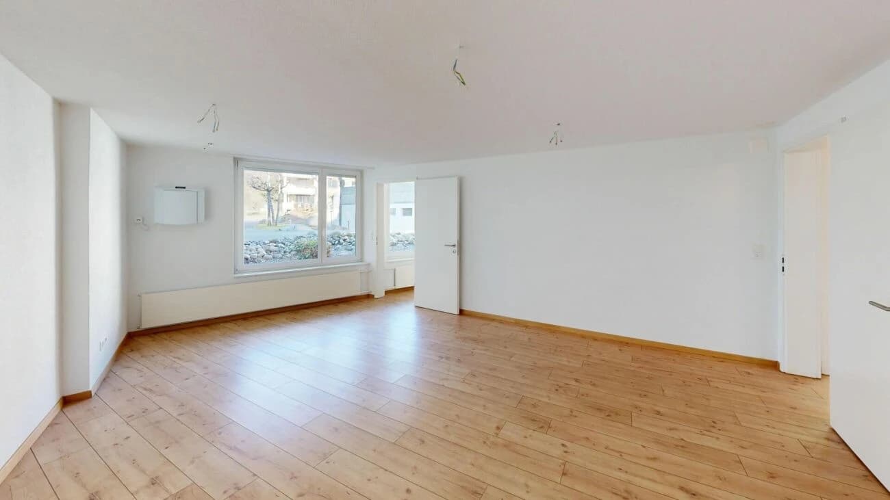 3.5-ZIMMER-WOHNUNG IN BRUNNEN - KOMPLETT RENOVIERT & MIT BESONDEREM LICHTKONZEPT