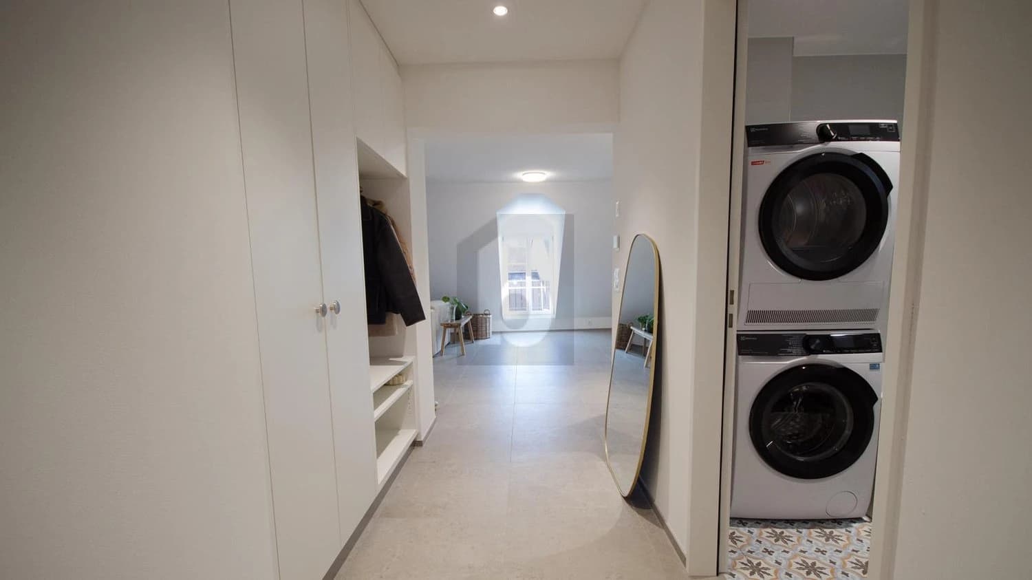 CHARMANT, SONNIG UND TOP-MODERN