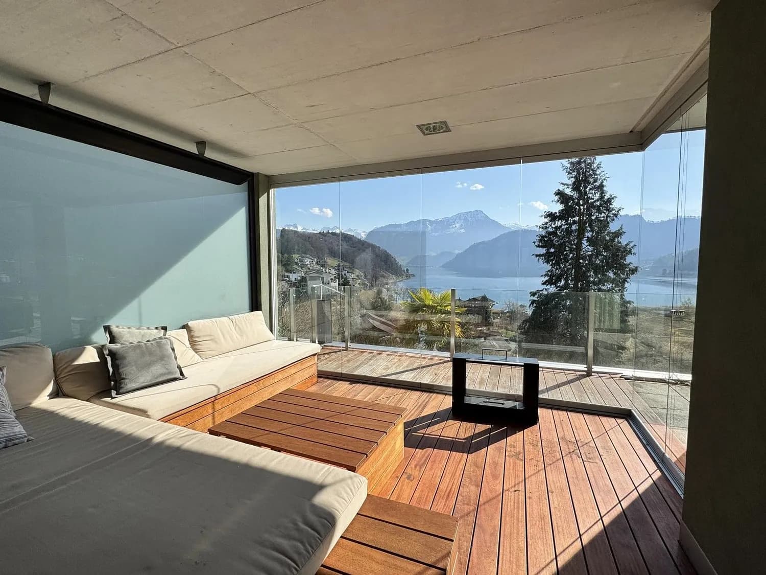 EXKLUSIVE AUSSICHT IN HERVORRAGENDER LAGE