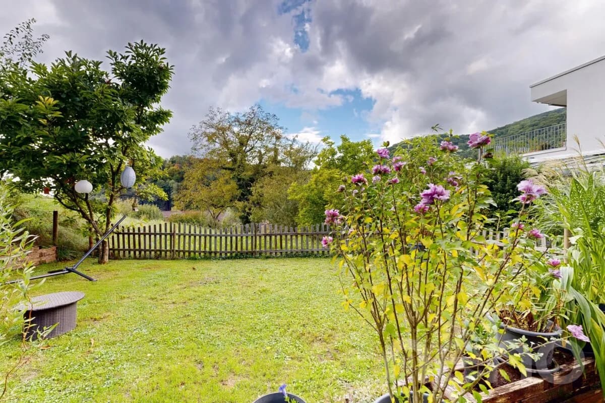 Freistehendes Einfamilienhaus mit Garten und Fernsicht in Biberstein