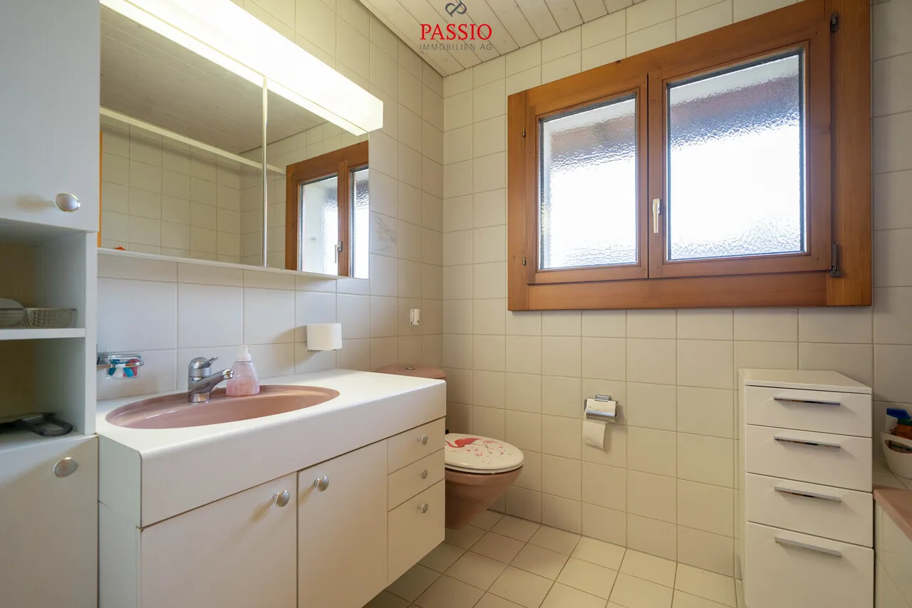 Top gepflegtes 9.5-Zimmer Zweifamilienhaus mit Gartenparadies