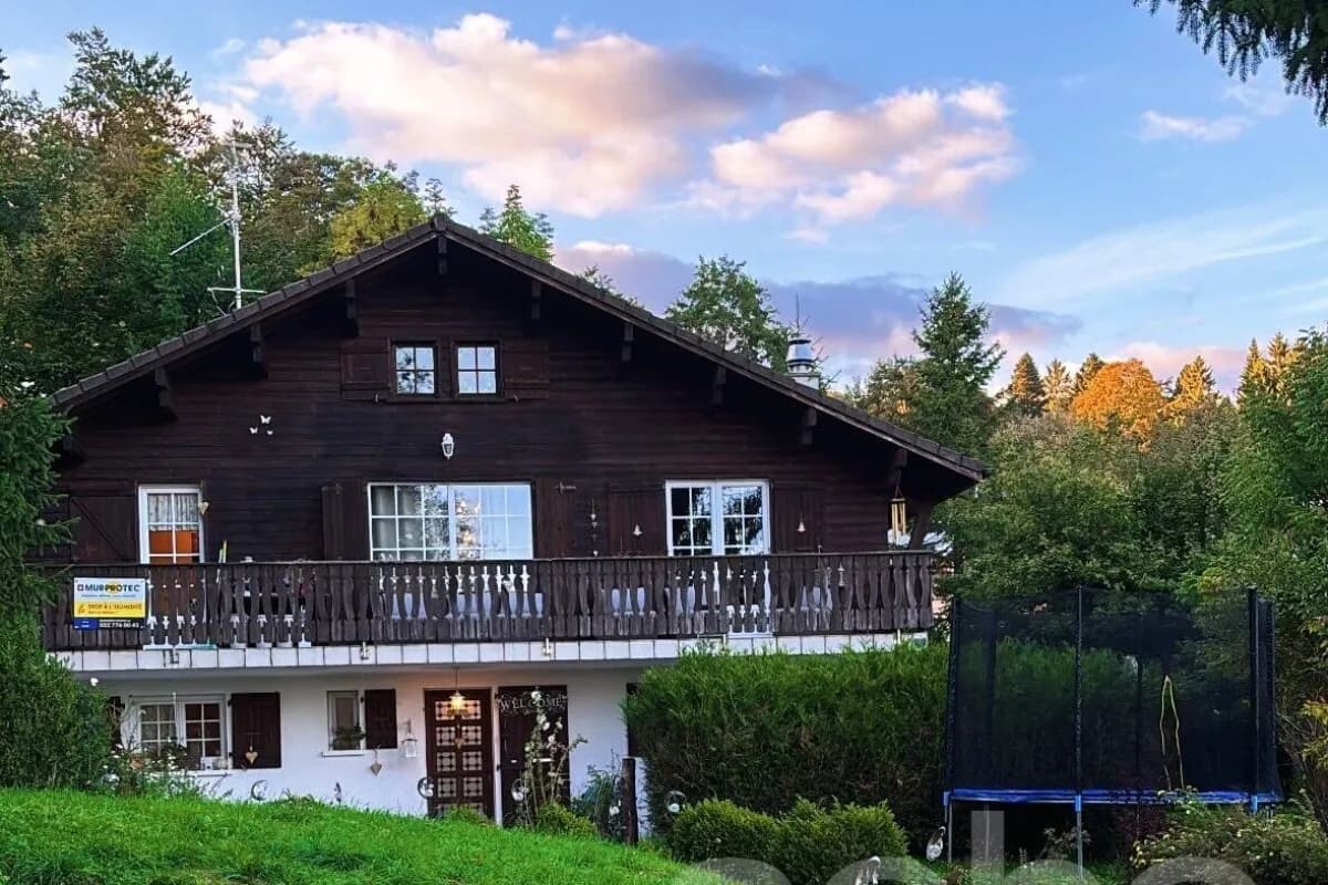 Chalet familial avec grand jardin