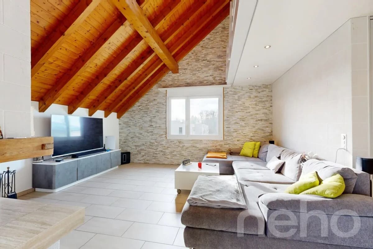 Grosszügige Dachwohnung mit Galerie an zentraler Lage