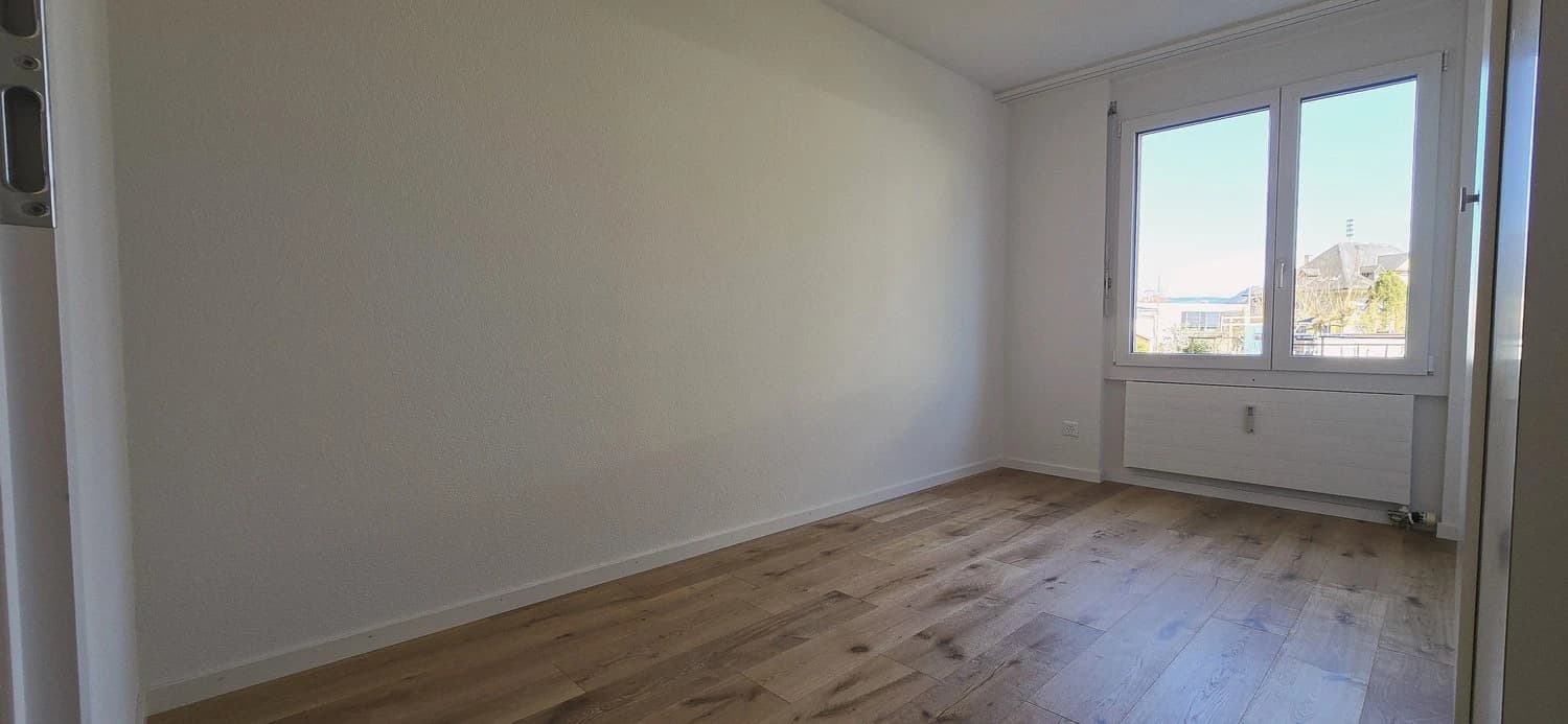 Frisch renovierte 4.5 Zi.-Wohnung direkt neben Kindergarten- & Grundschule