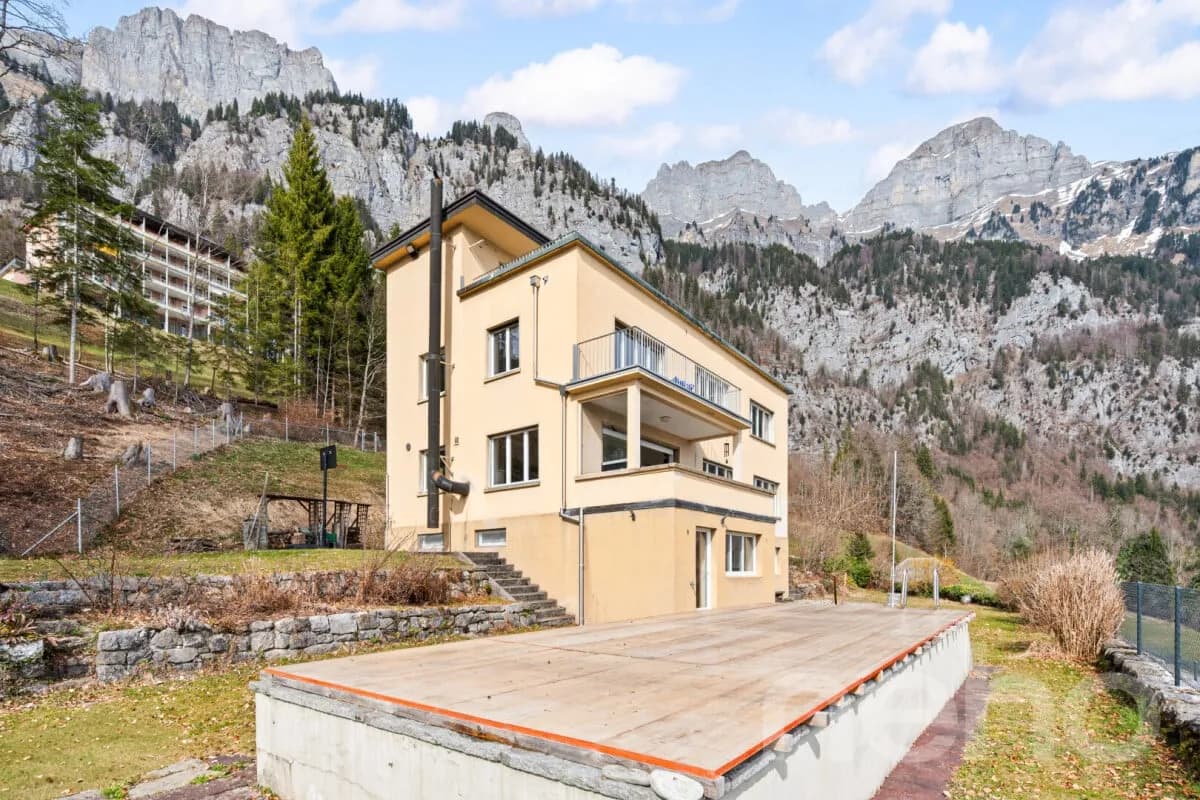 Panorama, Diskretion und Freiraum ? Haus in Walenstadtberg