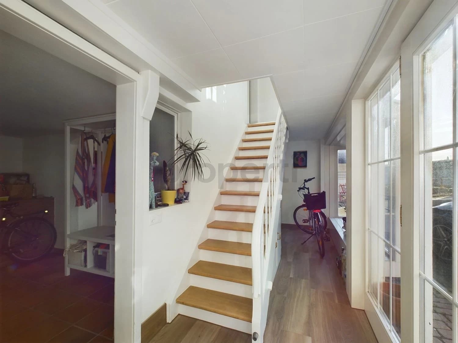 Modern 3.5-Zimmer-Wohnung mit renoviertem Ambiente, Eiken