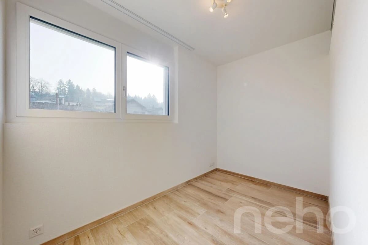 Moderne 3.5-Zimmer-Wohnung mit Balkon und flexiblem Zusatzraum