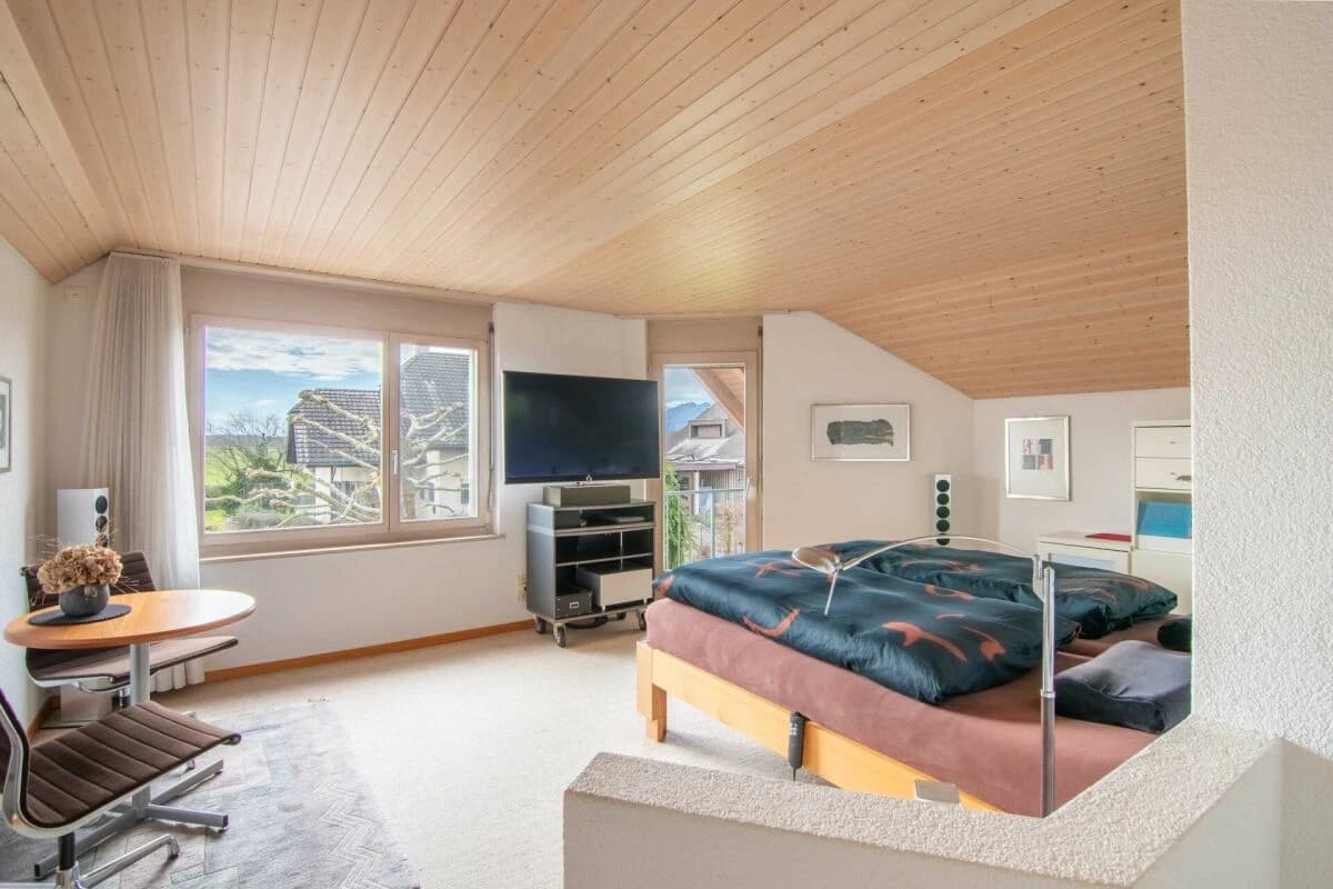 Freistehendes Wohnhaus mit separatem Nebengebäude - Arbeiten und Wohnen, Mehrgenerationen oder individuelle Wohnkonzepte