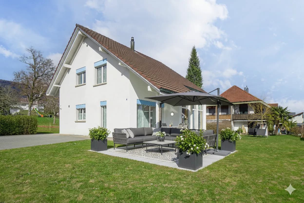 FREISTEHEND UND GUT IM SCHUSS - 5.5 ZIMMER EINFAMILIENHAUS